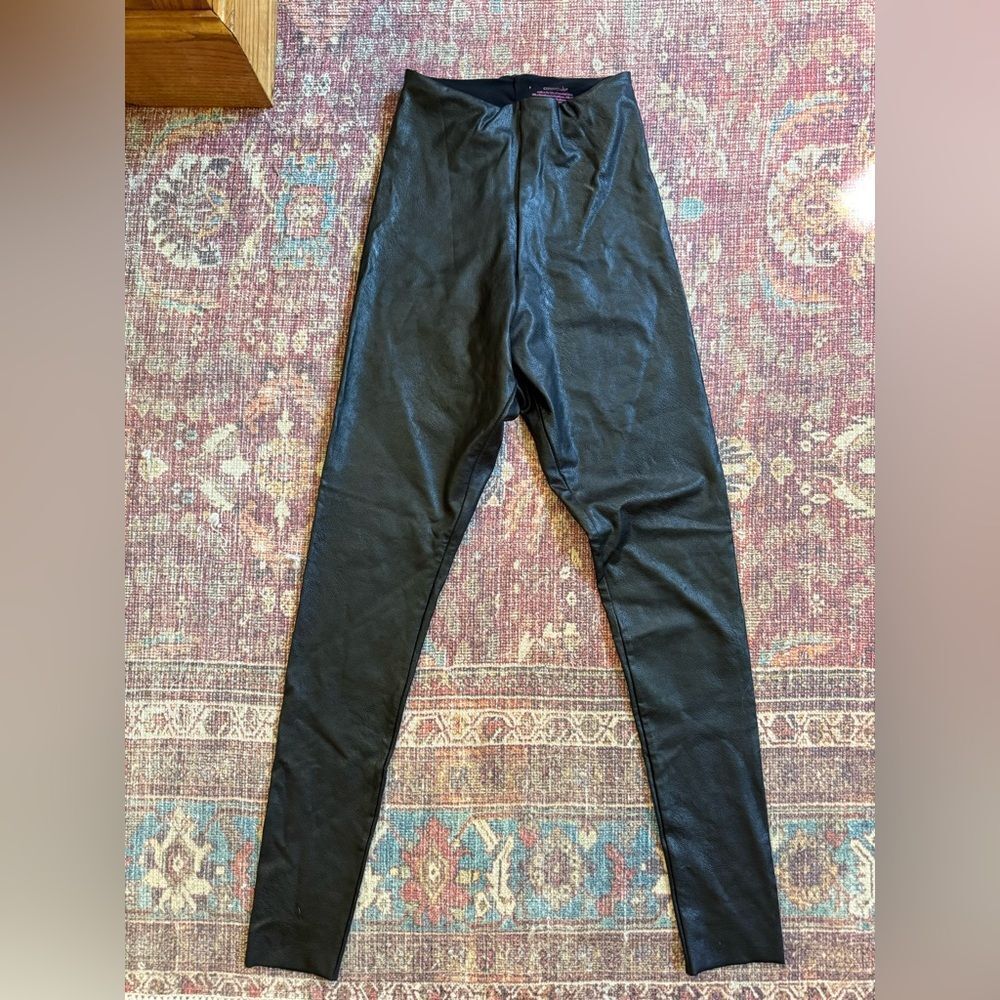 Commando Women’s Small Black faux leather leggings